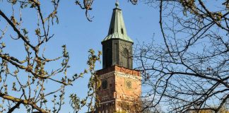 Kaarlo Kallialan kaudelle poikkeuksellinen jatkoaika – Turussa piispanvaali marras-joulukuussa