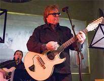 Mikko Alatalo tunteikkaana Juice-kirkossa: Kyyneleet karkasivat