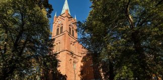 Uudenkaupungin seurakunta irtisanoi viisi työntekijää