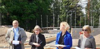 Asikkalan seurakunnan uuden seurakuntakodin peruskivi laskettiin ja kirkko lämpiää pian maalämmöllä