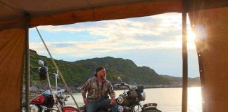 Kristillinen moottoripyöräkerho Sons of Abraham MCC vei ison kokousteltan Jäämeren rannalle