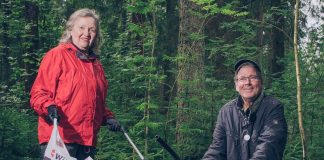 Pariskunta on poiminut ympäristöä pilaamasta jo miljoona tupakantumppia – ”Tästä tahtimme vain paranee”