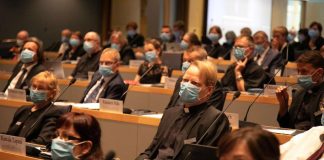 Uusi kirkolliskokous järjestäytyi – Seija Kuikka ja Pertti Rajala varapuheenjohtajiksi