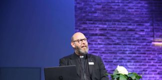 Hengellisten syventymispäivien linjapuhe: Kirkossa moni vaatii kaikkia taipumaan ajan hengen alle