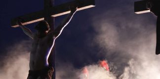 Ulkoistaa vai tehdä itse? – Via Crucis syntyy yhteistyöllä