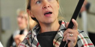 200-vuotias kirkko ei saanut kirjaa vaan musiikkinäytelmän