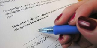 Kirkko vaatii työntekijöitään allekirjoittamaan salassapitositoumuksen