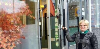 Heikkonäköisellä erityisdiakonilla on tärkeää erityisosaamista – ”Virka on Jumalan johdatusta”