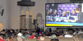 Kiekkokirkossa taklattiin yksinäisyyttä