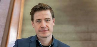 Ennen kuin Pekka Aittakummusta tuli lestadiolaisten Päivämies-lehden päätoimittaja, hän jätti uskon kymmeneksi vuodeksi