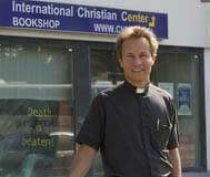 Pastori vaihtuu Kansainvälisessä seurakunnassa