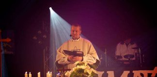 Lempäälässä kierrätetään virsiä rocksävelmin