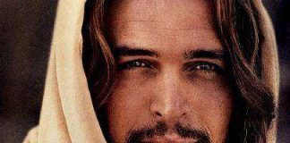 Kuuma Jeesus kuohuttaa Twitterissä