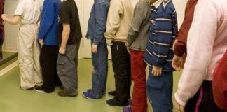 Professori: Lapsilisien leikkaus raju periaatepäätös