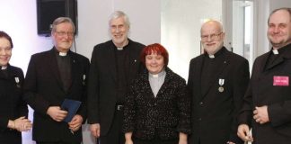 Suomalaisille Viron kirkon mitalit