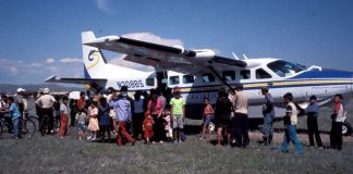 Matias laskeutuu Senaatintorille vapunpäivänä