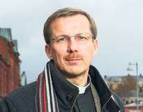 Kansliapäällikön Facebook-projekti: Ilmianna kirkollinen jargon!