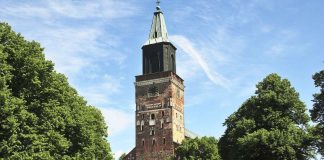 Turun tuomiokirkon kellot radiossa jo 70 vuotta