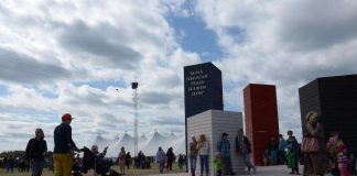 Suviseurapuhuja: Tervehtimättä jättäminen on fariseuksen aseman ottamista