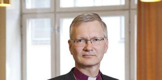 Piispa Häkkinen Facebookissa: Puuttuuko toimittajilta oikeinkirjoitustaito?