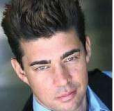 Herzog kehotti suomalaisia tuomaan kokoukseensa kuolleita