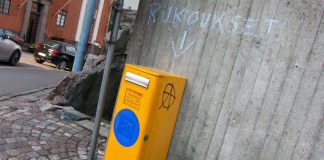 Graffiteille kyytiä kirkon seinistä