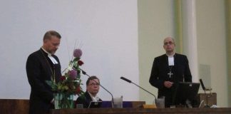 Pysyykö kirkko ulkona väitöksestä?