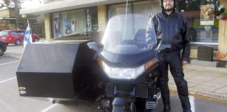 Liitolta hyväksyminen Suomen ensimmäiselle hautausmoottoripyörälle