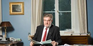 Åbo Akademin teologinen tiedekunta täyttää 90 vuotta ja muuttuu osastoksi