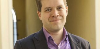 ”Arkipyhäsiirto oli kirkollinen versio 1973 poikkeuslaista”