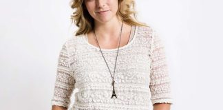 Iina Kuustonen: Kirkon pitää päästä pönötyksestä eroon