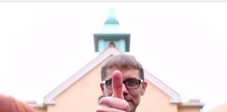 Papit peukuttavat tasa-arvoisen avioliittolain puolesta – Katso video