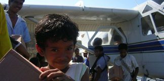 Lentokoneella Tsunamin avustustyössä