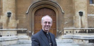 Canterburyn arkkipiispa toipumassa keuhkokuumeesta