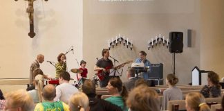 Tampereella huomattiin: Jumalanpalveluksia kannattaa räätälöidä kohderyhmille