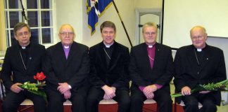 Viron kirkolliskokous valitsi kaksi uutta piispaa