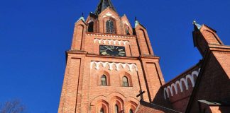 Kirkkoon kuuluu 4 034 235 suomalaista