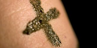 Kirkko varoittaa polttavasta tuhkaseoksesta – laboratoriokokeet paljastivat ongelman