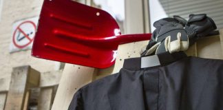 Espoon papeilla eniten sivutoimilupia