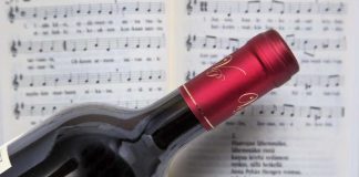 Valvira puuttui viinin tarjoiluun Alppilan kirkossa