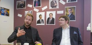 Puoluejohtajien kyvyt puntarissa