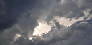 Hiljaisena lauantaina Jumala kuolee