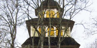 Kansliapäällikkö luokittelee puolueet kirkkosuhteen mukaan