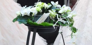 Siviilivihkimiset ensi kertaa suositumpia kuin kirkkohäät