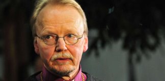 Kapituli moitti arkkipiispan Facebook-päivityksiä avioliittolaista