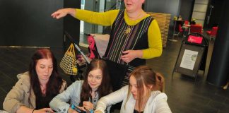 Yhteisötaide etsi kuvia menetyksille