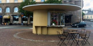 Seurakunta pelastaa lippakioskin ”mahdollisessa epätodennäköisessä hätätilanteessa”