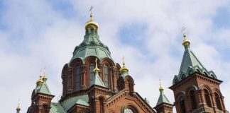 Ylidiakoni: Naispiispa alttarissa oli helppo provokaatio