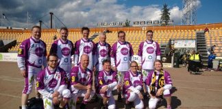 Piispa palaa mailan varteen