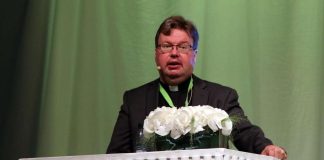 Kansanlähetyspäivillä kehotettiin allekirjoittamaan avioliittolakialoite